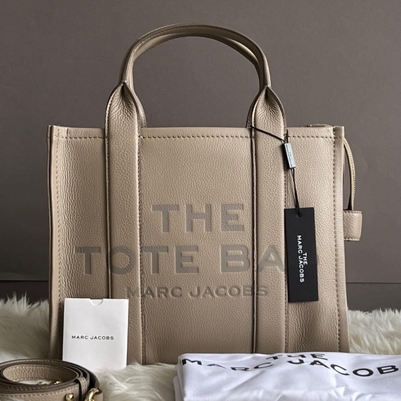💰SOLD - H004L01PF21 - Marc Jacobs The Leather Medium Tote Bag - Picture 14 of 16